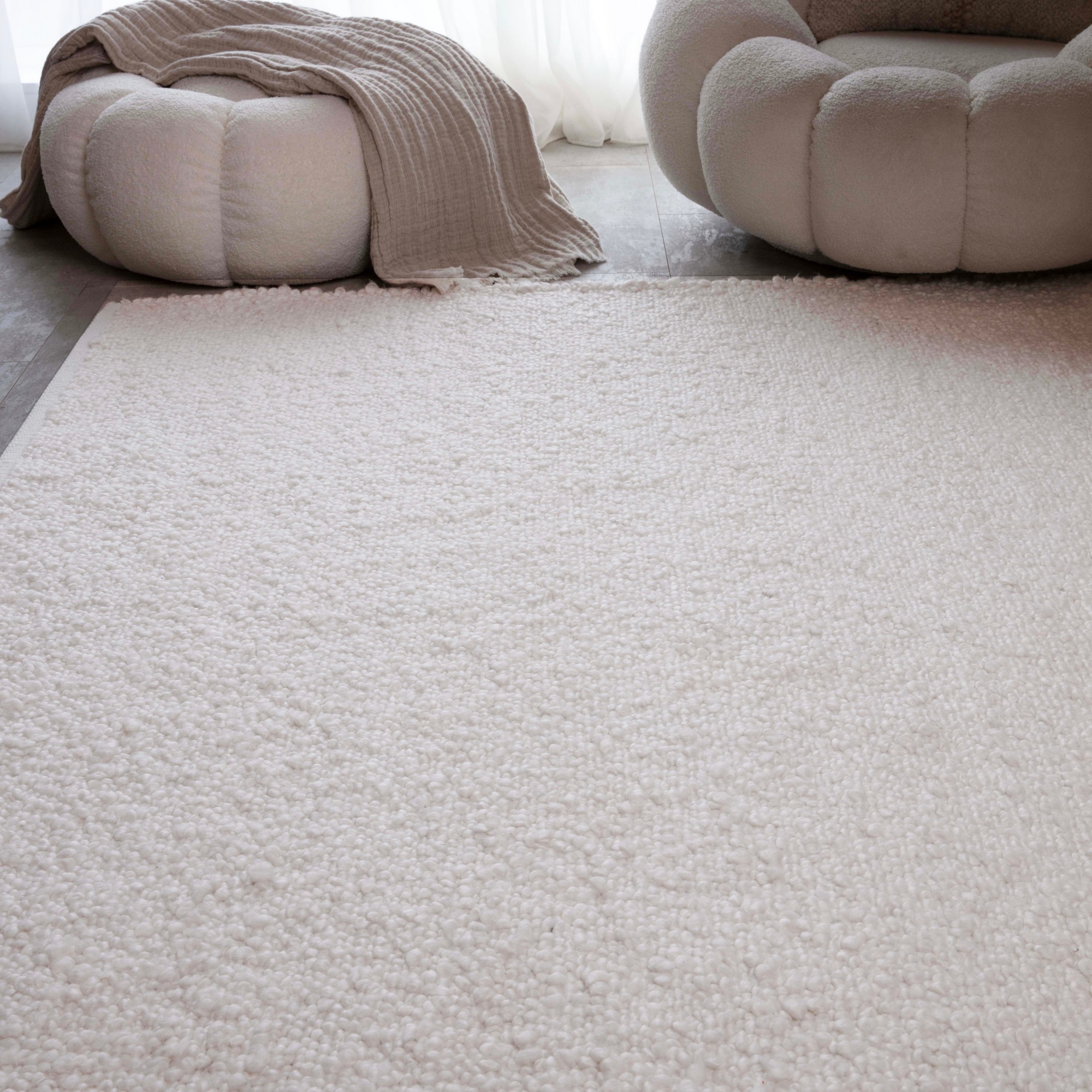 Abbus Modern Boucle Flatweave Rugs In Ivory White