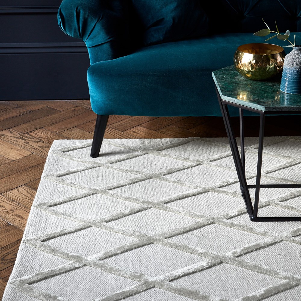 Dixon Diamond Rugs in Silver by Asiatic