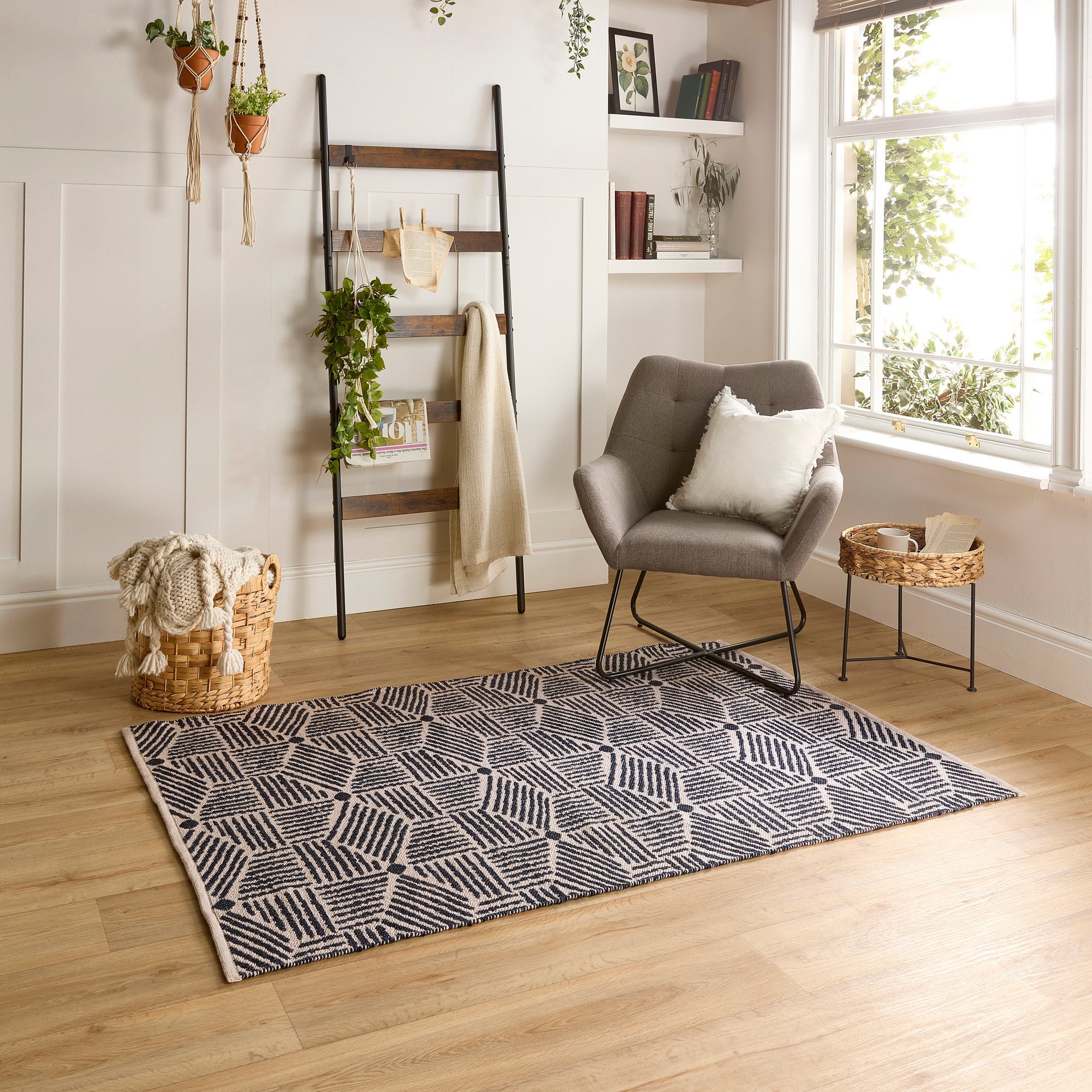 Hug Rug Woven Etch Indoor Outdoor Geometric Rugs In Navy Blue