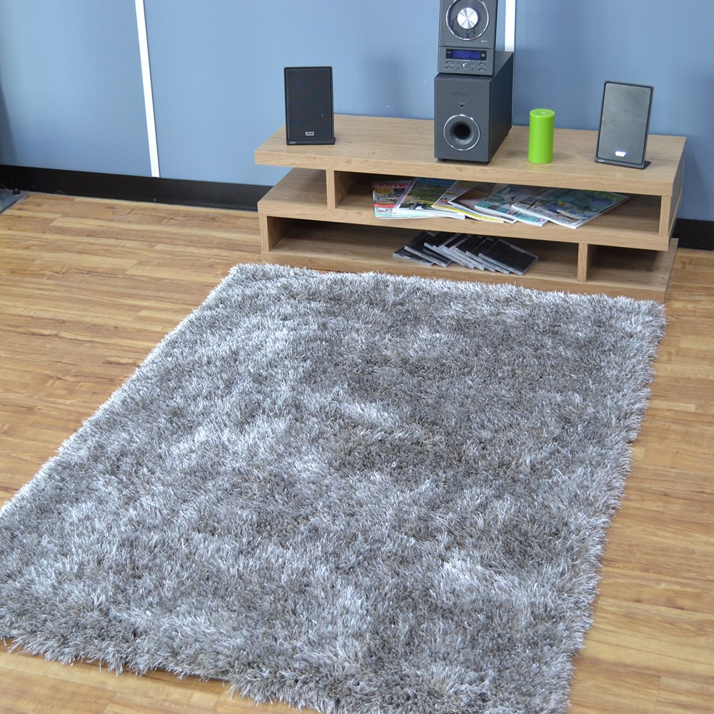 Glamorous Shaggy Rugs in Silver