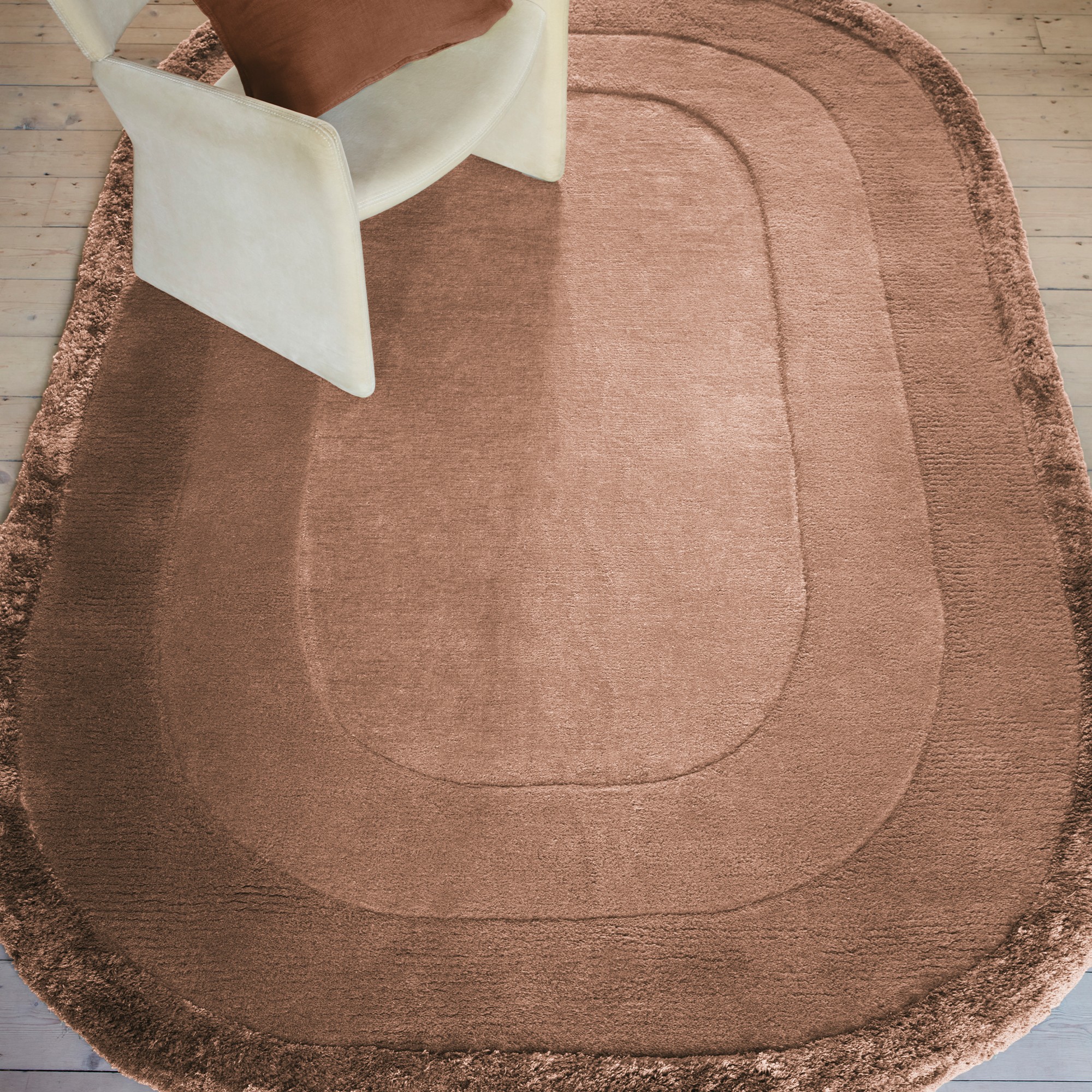 Halo Curved Modern Wool Carved Rugs In Clay Brown