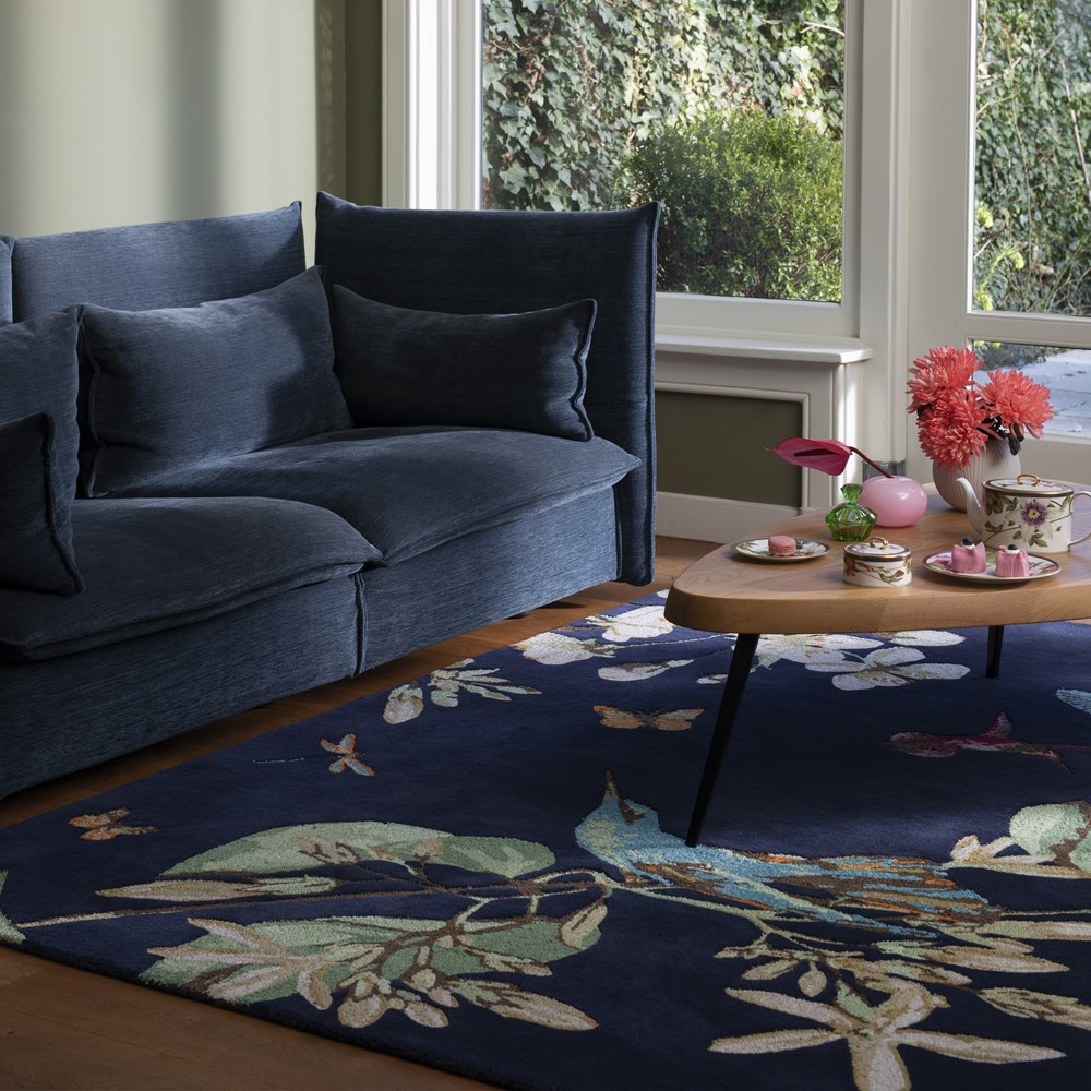 Hummingbird Wool Rugs 37818 by Wedgwood in Navy Blue