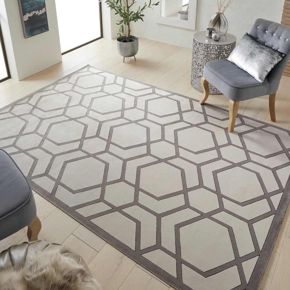 Lugano LUG04 Geometric Rugs by Concept Looms in Ivory Light Grey