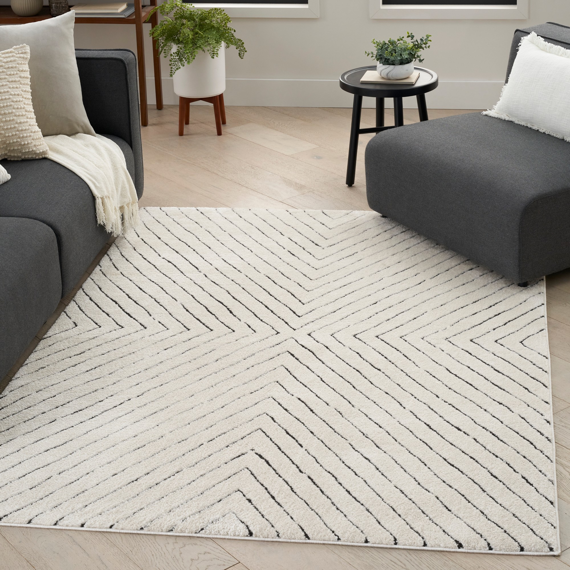 Modern Comfort Mnc01 Stripe Rug By Nourison In Ivory Black