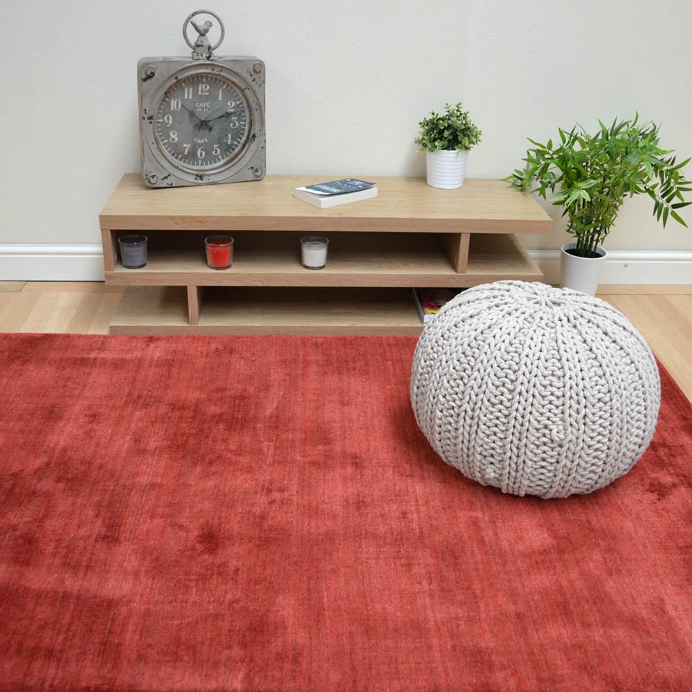 Skyler Rugs in Scarlett